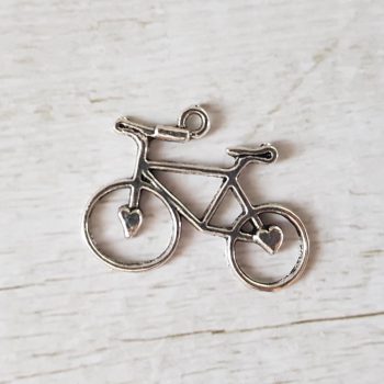 Szívecskés kerékpár medál ezüst színben